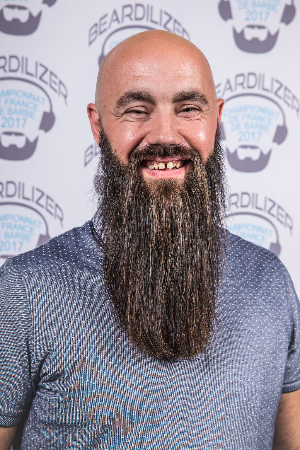 Julien-Voeltzel-gagnant-de-la-categorie-barbe-naturelle-superieure-a-20cm_width1024.jpg