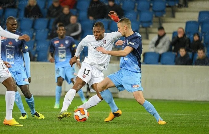 menes-deux-fois-au-score-diafra-sakho-et-ses-coequipiers-ont-prouve-qu-ils-avaient-des-ressources-et-une-grosse-determination-photo-maxppp.jpg